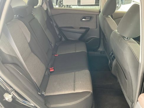 Used 2022 Nissan Rogue SV image 19