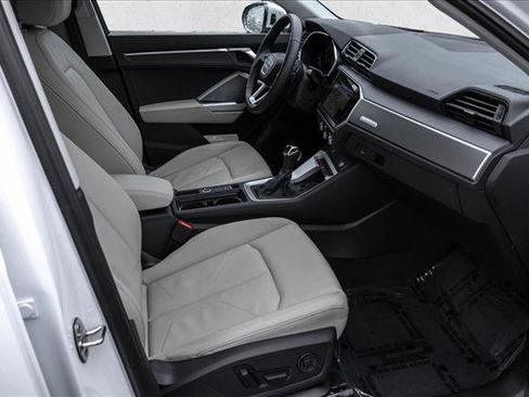 Certified 2025 Audi Q3 2.0T Premium Plus w/ Premium Plus Package image 26