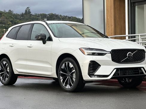 New 2026 Volvo XC60 B5 Plus w/ Protection Package Premier AWD/4WD image 9