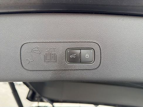 Certified 2023 Lincoln Aviator Reserve w/ Equipment Group 201A image 18