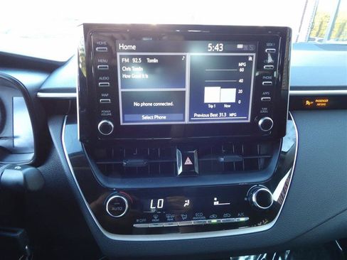 Used 2020 Toyota Corolla LE image 18