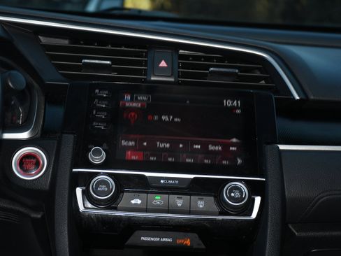 Used 2019 Honda Civic Sport image 15