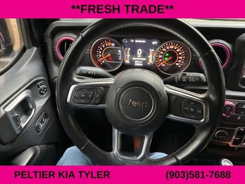 Used 2018 Jeep Wrangler Unlimited Sahara image 18