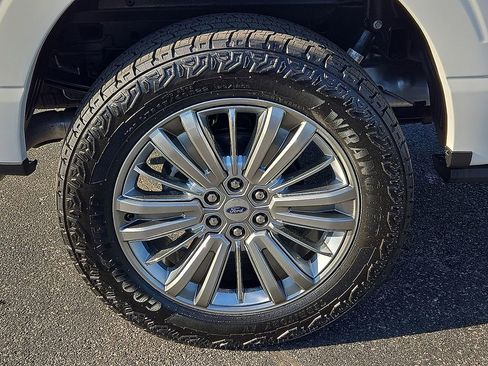 Used 2025 Ford F150 Platinum w/ Equipment Group 703A Plus AWD/4WD image 7