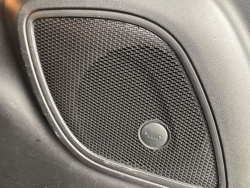 Certified 2025 Jeep Compass Limited w/ High Altitude Package image 10