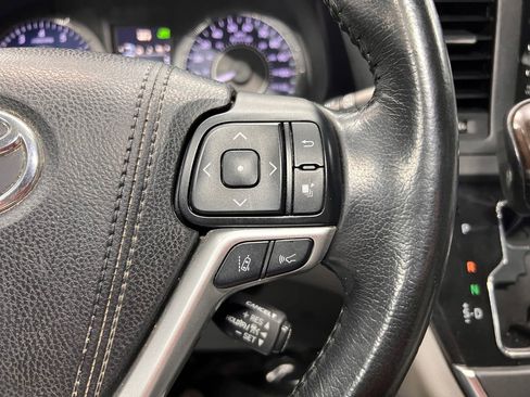 Used 2018 Toyota Sienna XLE w/ XLE Navigation Package image 11