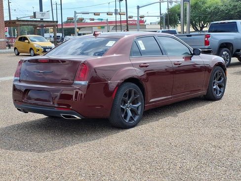 Used 2021 Chrysler 300 S RWD image 4