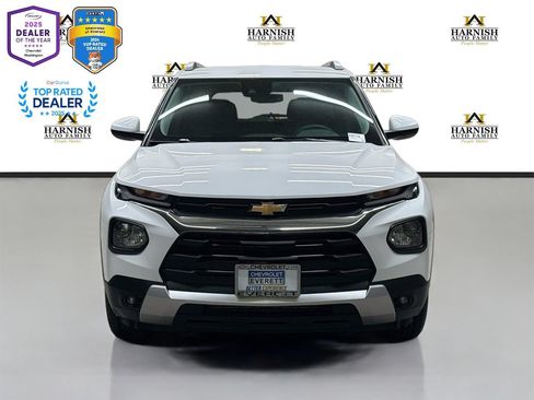 Used 2022 Chevrolet TrailBlazer LT w/ Convenience Package AWD/4WD image 2