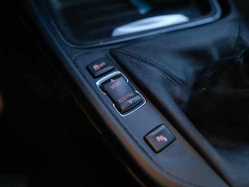 Used 2015 BMW 320i Sedan RWD image 24