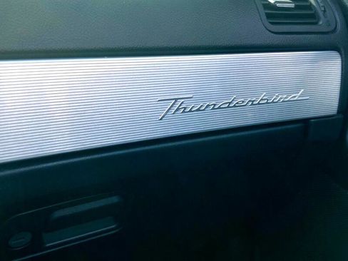 Used 2004 Ford Thunderbird image 27