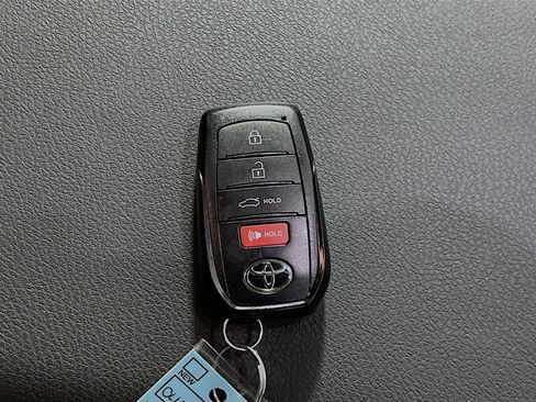 Used 2025 Toyota Camry LE w/ Convenience Package image 36