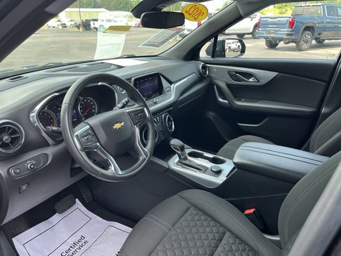 Used 2022 Chevrolet Blazer LT image 2