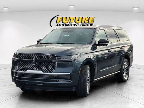 New 2025 Lincoln Navigator Reserve AWD/4WD image 2