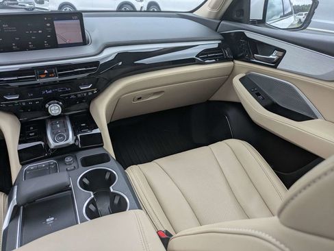 Certified 2023 Acura MDX FWD w/ Technology Package image 19