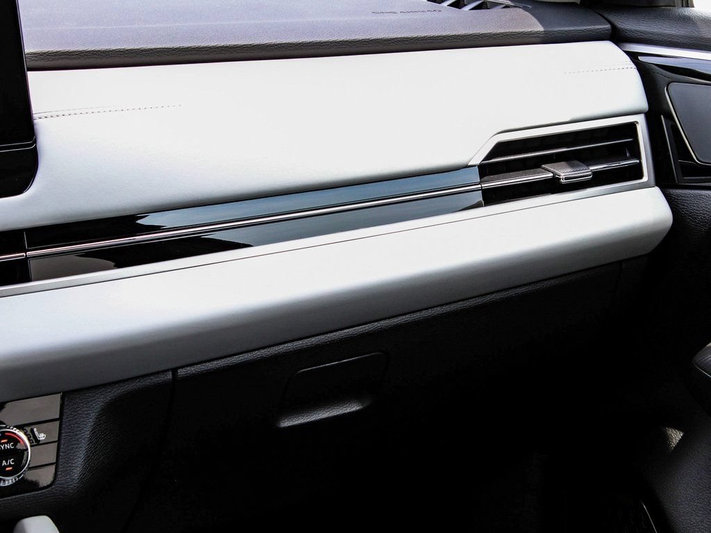 Used 2025 Mitsubishi Outlander SE AWD/4WD image 17