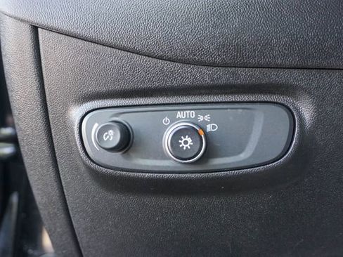 Used 2020 Chevrolet Equinox LS w/ LS Convenience Package FWD image 21