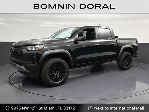 Used 2024 Chevrolet Colorado Trail Boss w/ Advanced Trailering Package AWD/4WD image 1
