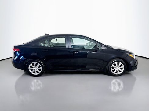 Used 2025 Toyota Corolla LE FWD image 11