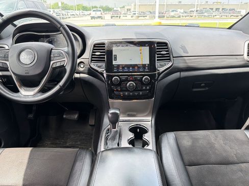 Used 2021 Jeep Grand Cherokee Laredo X RWD image 15