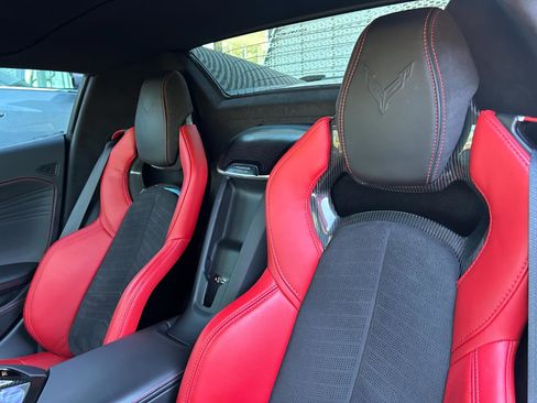 Used 2025 Chevrolet Corvette Z06 image 22