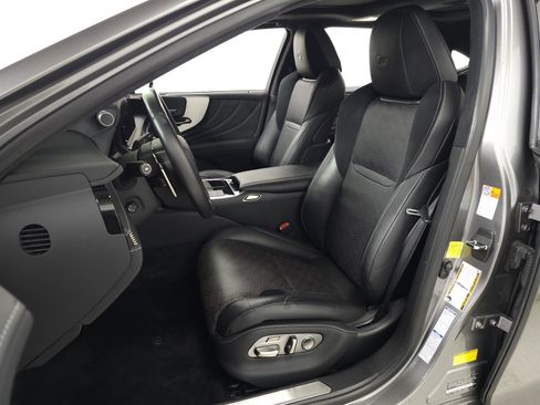 Used 2023 Lexus LS 500 F Sport w/ Accessory Package (Z2) image 17