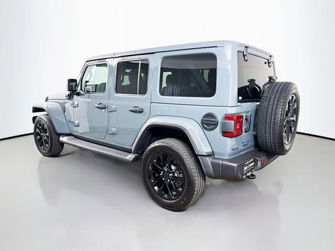 Used 2025 Jeep Wrangler Unlimited Sahara AWD/4WD image 5