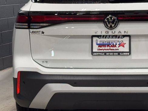 New 2026 Volkswagen Tiguan SE AWD/4WD image 16
