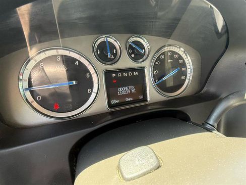 Used 2010 Cadillac Escalade Luxury AWD/4WD image 23