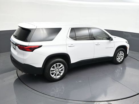 Used 2023 Chevrolet Traverse LS FWD image 19