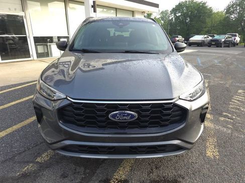 Used 2023 Ford Escape ST-Line image 2
