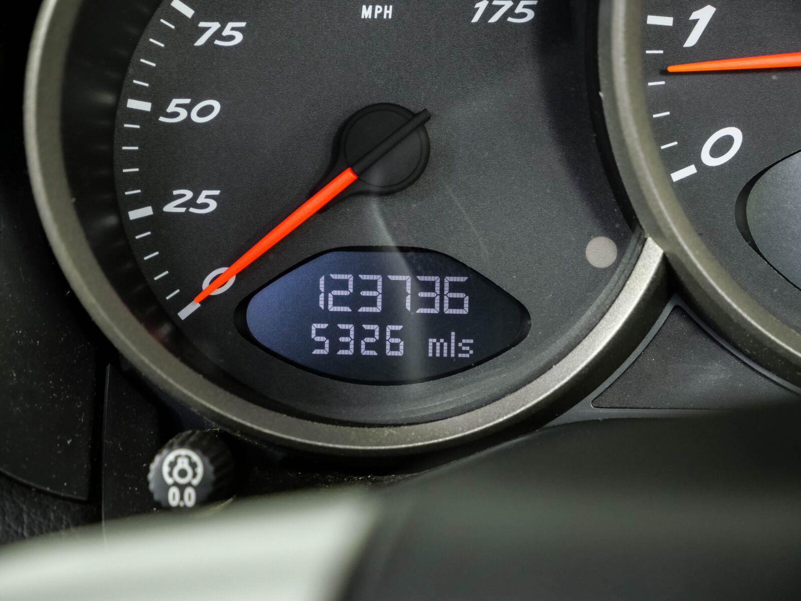 Used 2005 Porsche Boxster RWD image 10