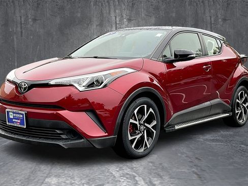 Used 2019 Toyota C-HR XLE image 1