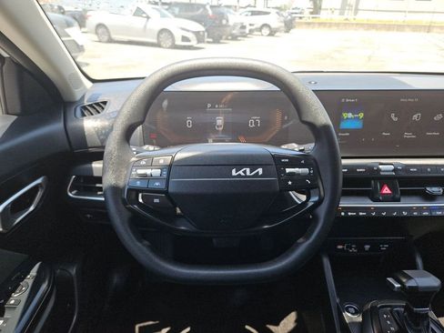Used 2025 Kia K4 FWD image 23