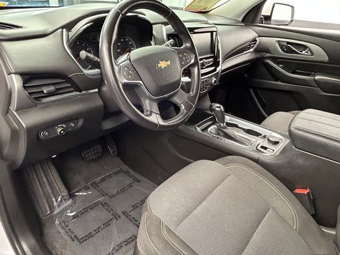 Used 2019 Chevrolet Traverse LT FWD image 15