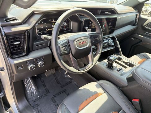 Used 2025 GMC Sierra 1500 AT4 AWD/4WD image 9