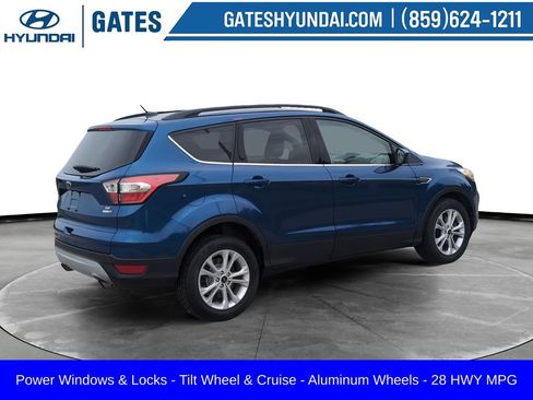 Used 2018 Ford Escape SE AWD/4WD image 2