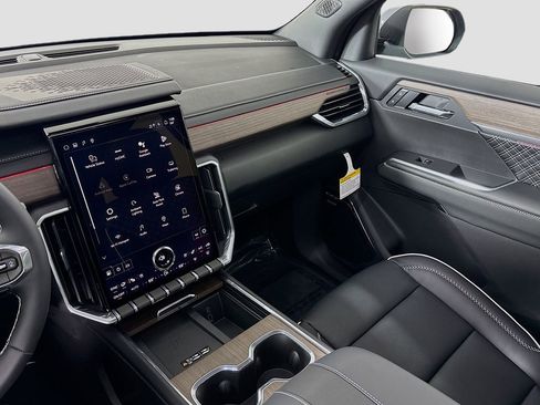 New 2026 GMC Acadia Denali w/ Super Cruise Package image 24