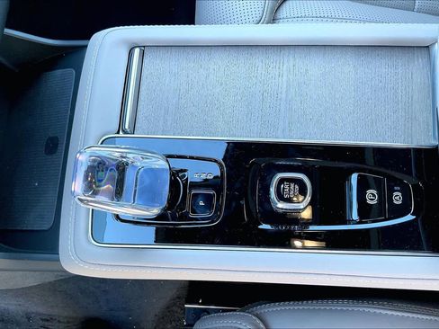 New 2026 Volvo XC90 T8 Ultra w/ Protection Package Premier image 10