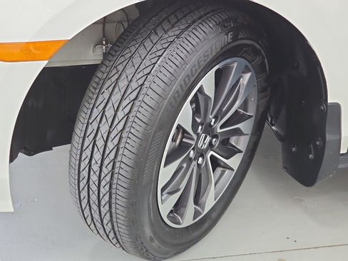 Certified 2024 Honda Odyssey EX-L image 34