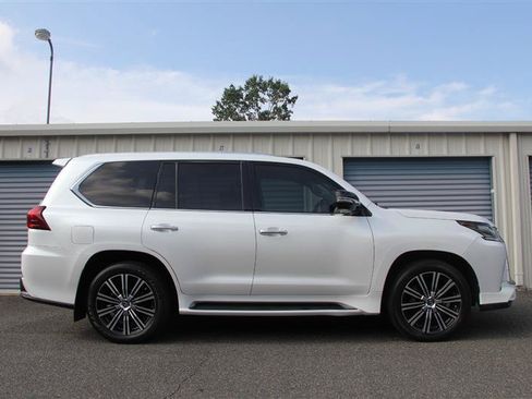 Used 2018 Lexus LX 570 4WD w/ Luxury Package image 9