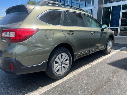 Used 2019 Subaru Outback 2.5i Premium AWD/4WD image 8