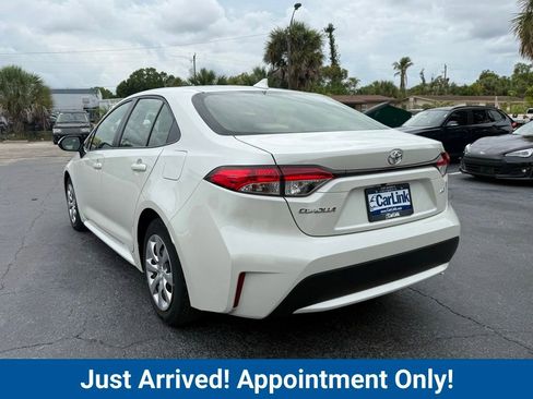 Used 2020 Toyota Corolla LE FWD image 3