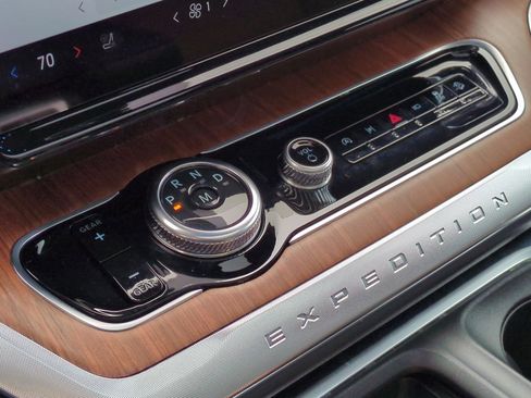 Used 2025 Ford Expedition King Ranch image 26