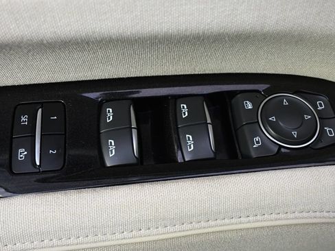 Used 2022 Cadillac Escalade Sport Platinum w/ LPO, Floor Liner Package AWD/4WD image 24