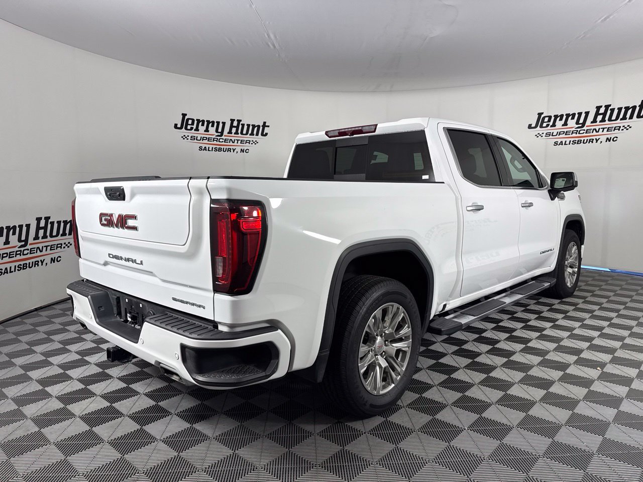 Used 2023 GMC Sierra 1500 Denali AWD/4WD image 7