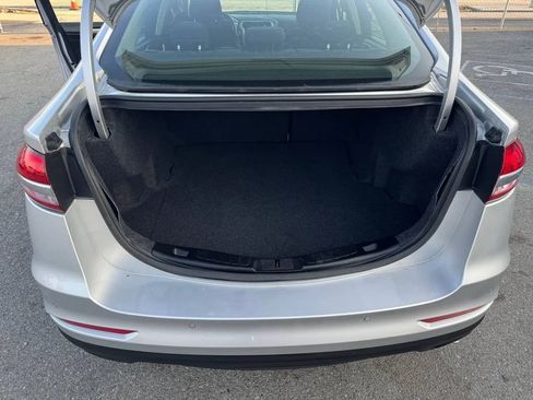 Used 2019 Ford Fusion SE image 10