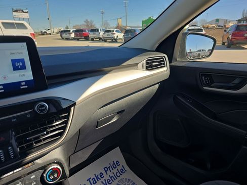 Used 2022 Ford Escape SE image 27