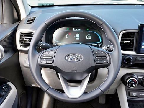 Used 2026 Hyundai Venue SEL FWD image 20