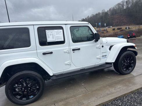 Used 2022 Jeep Wrangler Unlimited Sahara w/ Cold Weather Group image 4