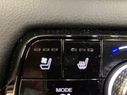 Used 2025 Honda Pilot Black Edition image 23